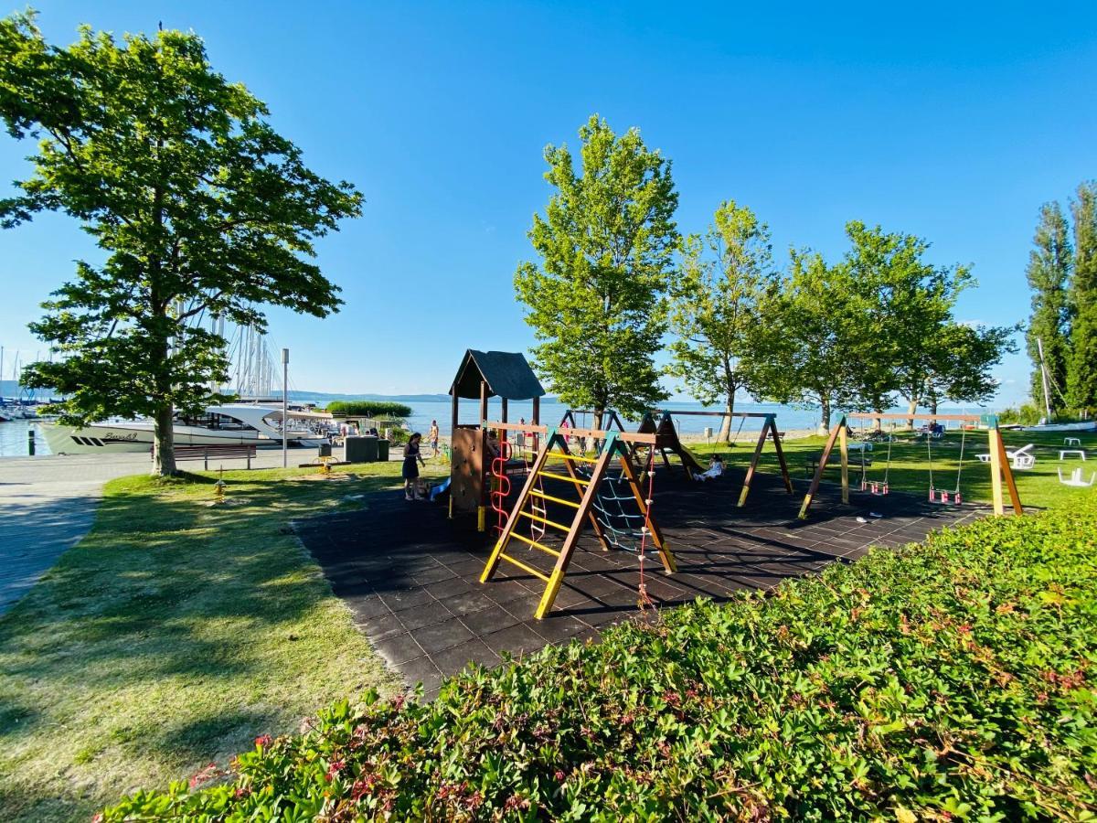 Butique Apartman Balatonlelle Exterior photo
