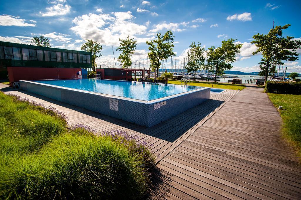 Butique Apartman Balatonlelle Exterior photo